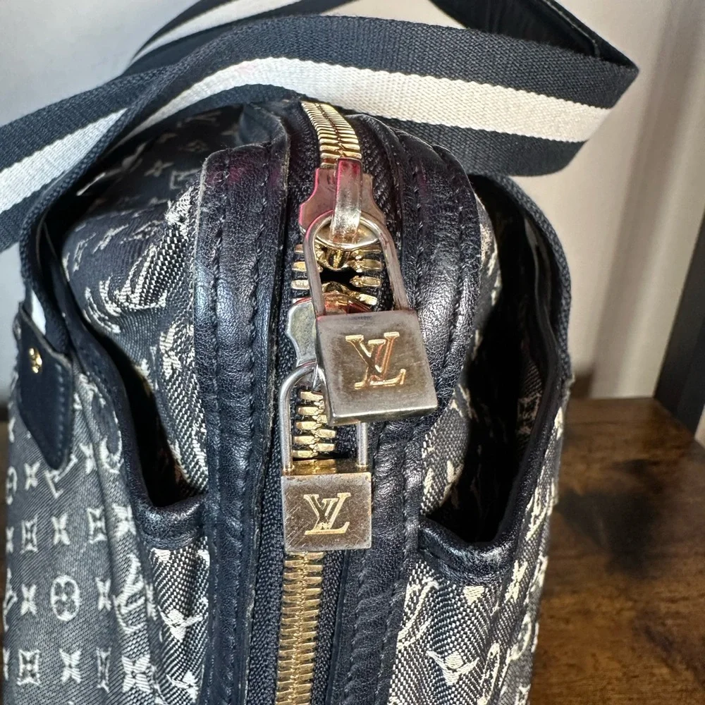 Authentic Louis Vuitton Mini Lin Mary Kate Black Monogram Canvas Denim Tote - Picture 4 of 16